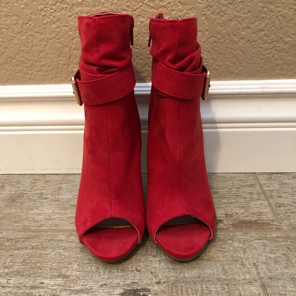 Red open toe heeled booties - Picture 2 of 4